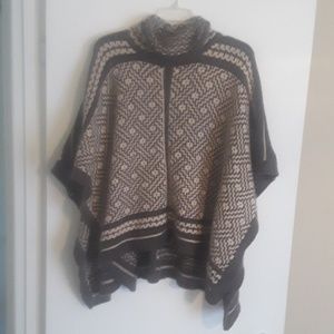 LIKE NEW LAUREN RALPH LAUREN PONCHO